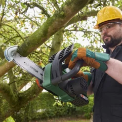 Bosch UniversalChain 18v Cordless Chainsaw -Garden Tools Shop 227872 2