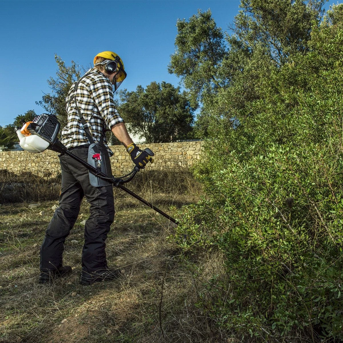 McCulloch 43cc 42cm (16.5") Straight Shaft Cow Horn Handled Petrol Brushcutter 6 McCulloch 43cc 42cm (16.5") Straight Shaft Cow Horn Handled Petrol Brushcutter - Image 6
