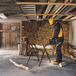 McCulloch 40cm (16") Electric Chainsaw 5 McCulloch 40cm (16") Electric Chainsaw -Garden Tools Shop 235450 03