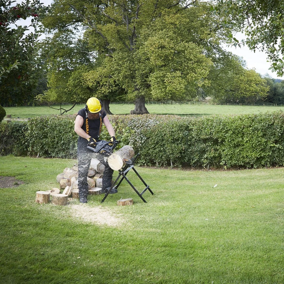 McCulloch 40.5cm (16") Petrol Chainsaw 6 McCulloch 40.5cm (16") Petrol Chainsaw - Image 6