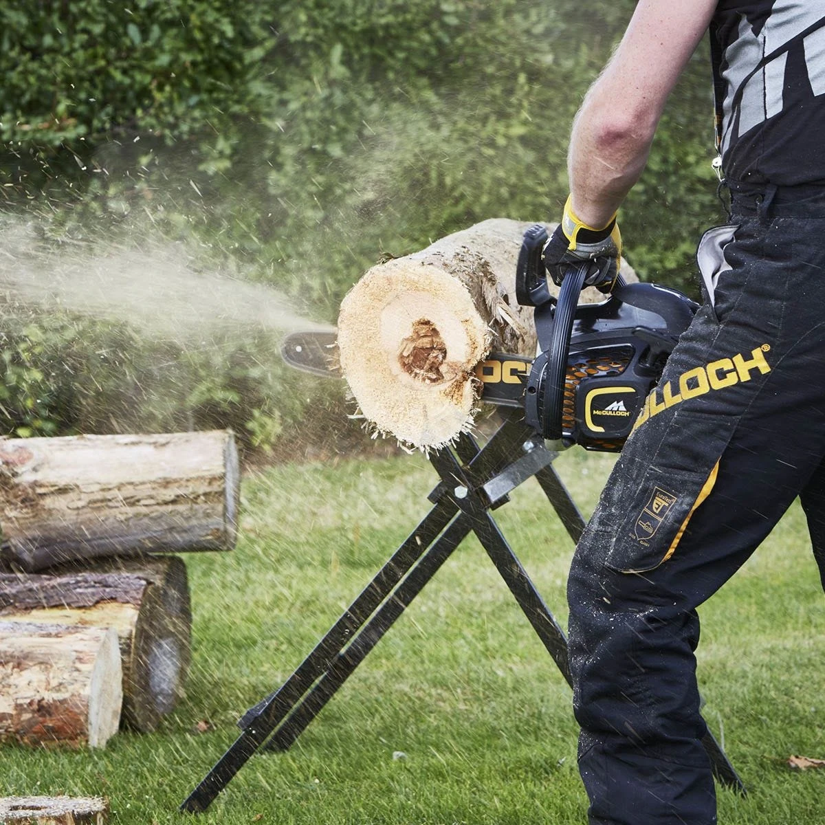 McCulloch 40.5cm (16") Petrol Chainsaw 8 McCulloch 40.5cm (16") Petrol Chainsaw - Image 8