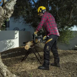 McCulloch 40.5cm (16") Petrol Chainsaw 15 McCulloch 40.5cm (16") Petrol Chainsaw -Garden Tools Shop 235452 12