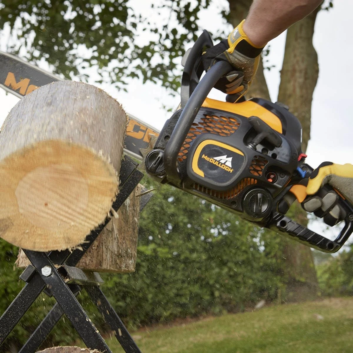 McCulloch 46cm (18") Petrol Chainsaw 9 McCulloch 46cm (18") Petrol Chainsaw - Image 9