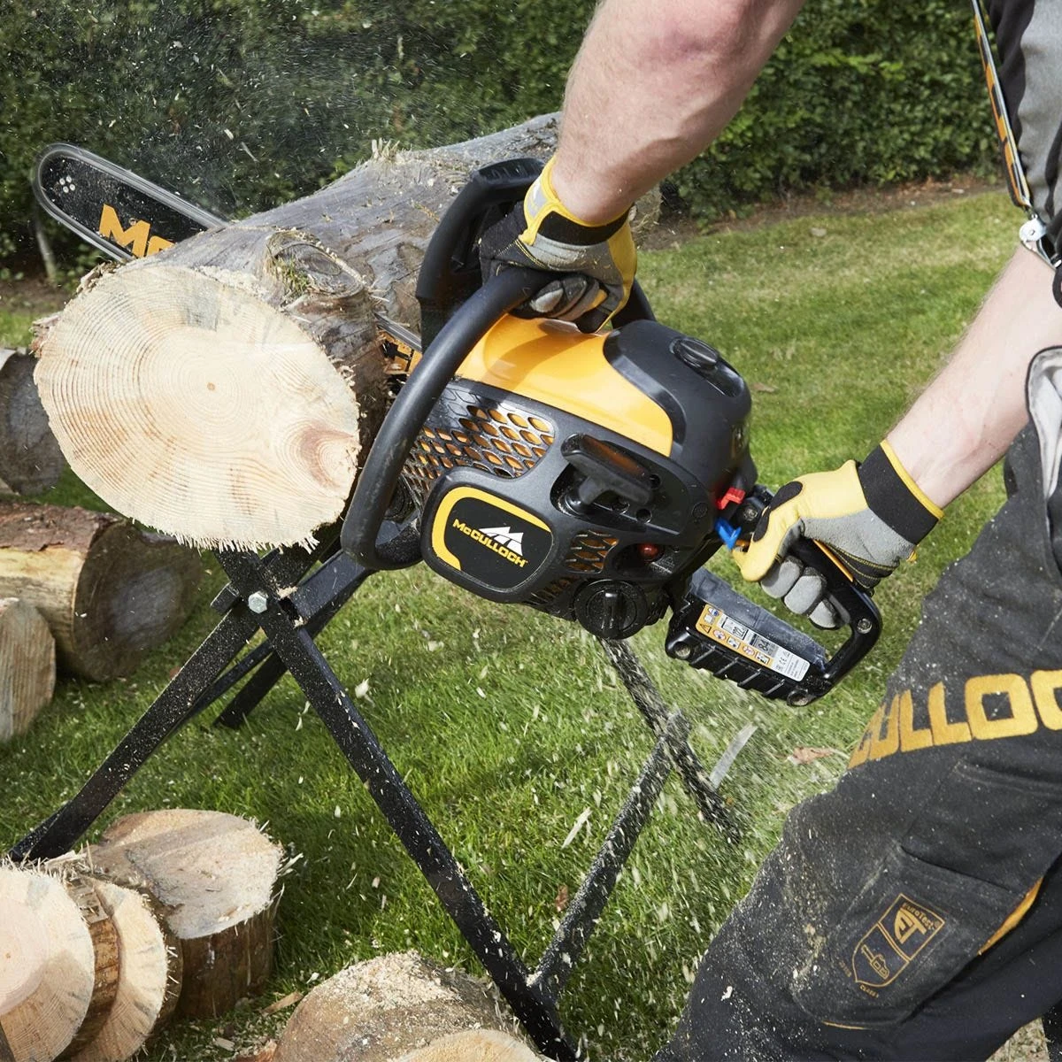 McCulloch 46cm (18") Petrol Chainsaw 10 McCulloch 46cm (18") Petrol Chainsaw - Image 10