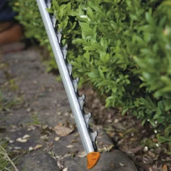 Flymo Sabre Cut C-Link 42cm (16.5") 20V Cordless Hedge Trimmer -Garden Tools Shop 235459 04