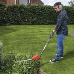 Flymo Sabre Cut C-Link 42cm (16.5") 20V Cordless Hedge Trimmer -Garden Tools Shop 235459 06