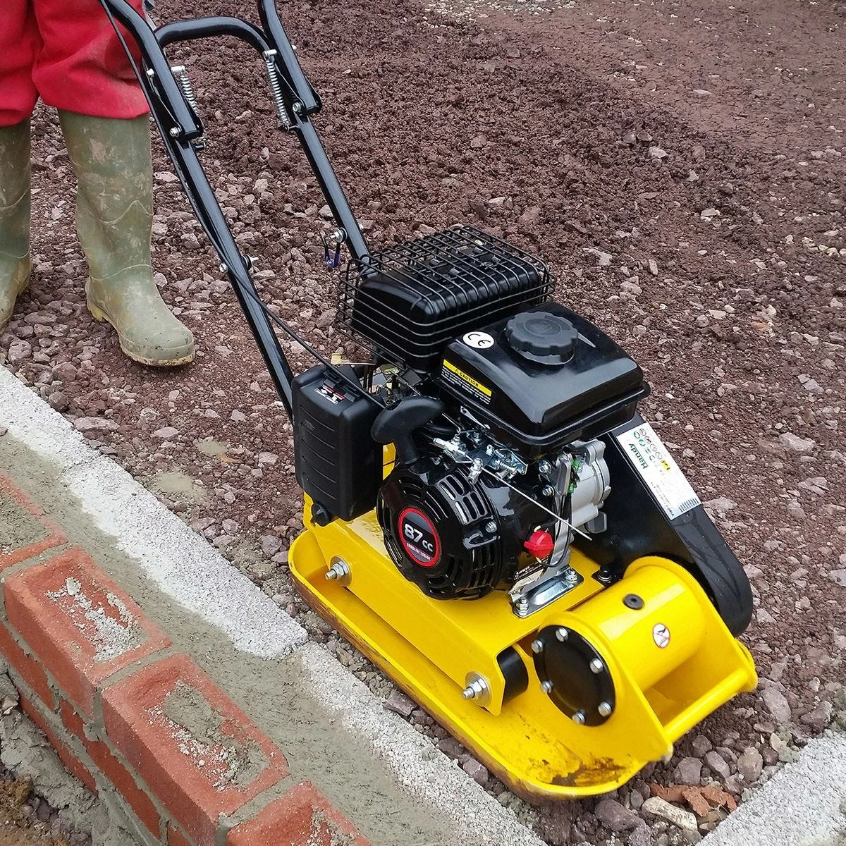 The Handy 30cm (12") Petrol Compactor Plate 6 The Handy 30cm (12") Petrol Compactor Plate - Image 6