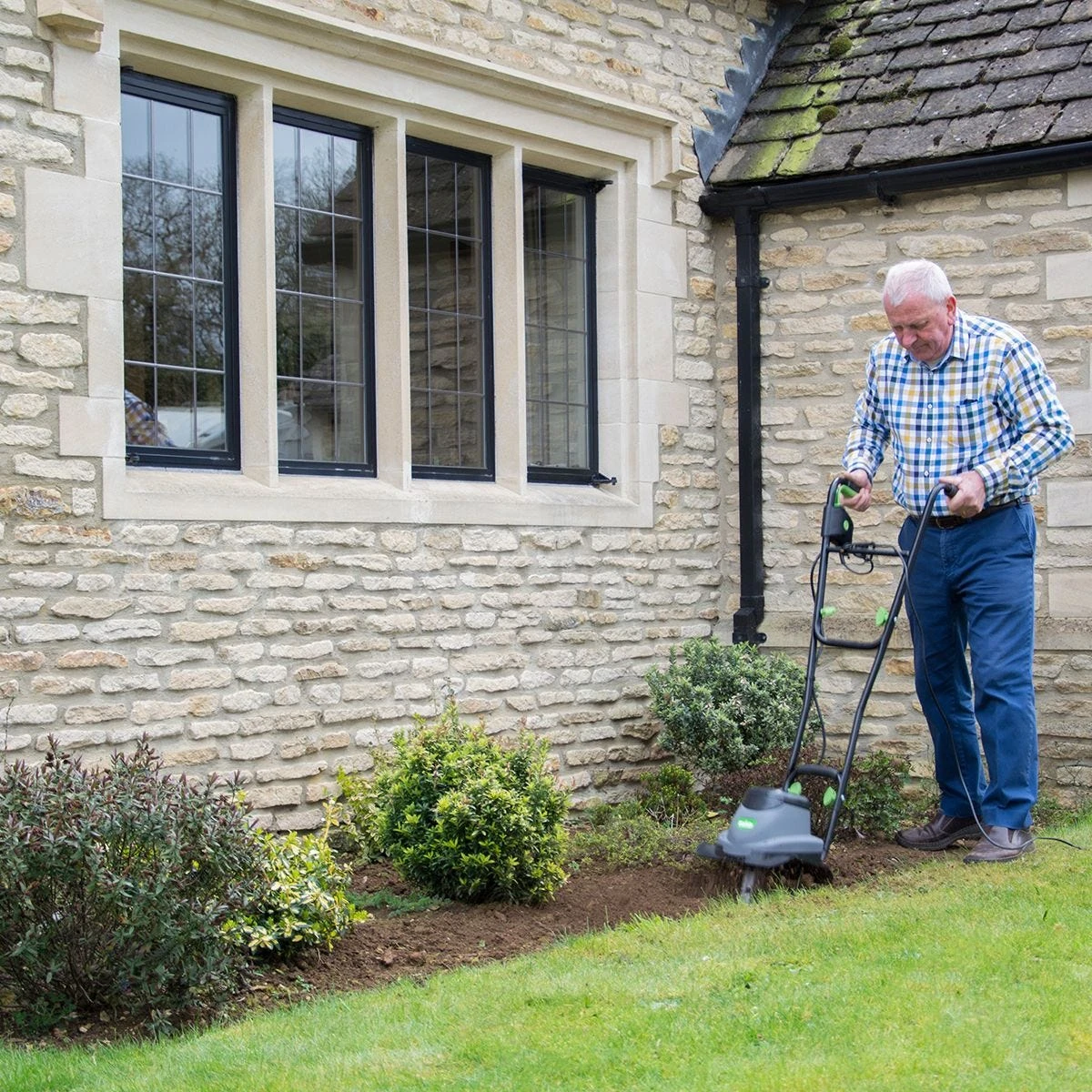 The Handy 30cm (12") 800W Electric Tiller 4 The Handy 30cm (12") 800W Electric Tiller - Image 4