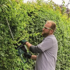 Bosch AdvancedHedgeCut 65 Corded Hedgecutter -Garden Tools Shop 237438 2