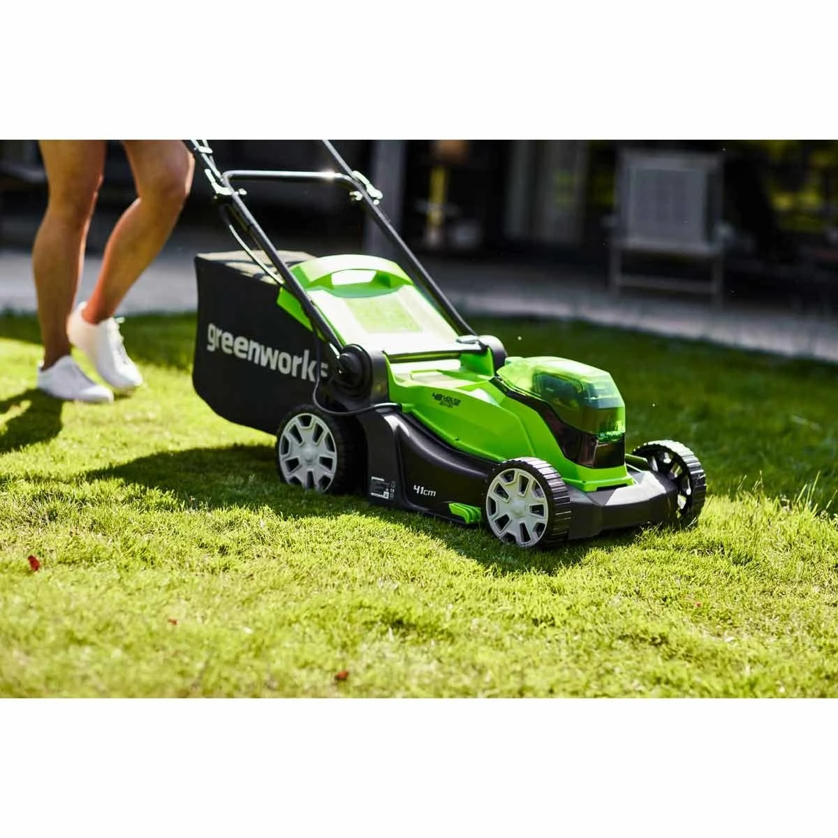 Greenworks 48v Cordless 41cm Lawnmower With Two 24v 2Ah Batteries & 2A Charger 5 Greenworks 48v Cordless 41cm Lawnmower With Two 24v 2Ah Batteries & 2A Charger - Image 5