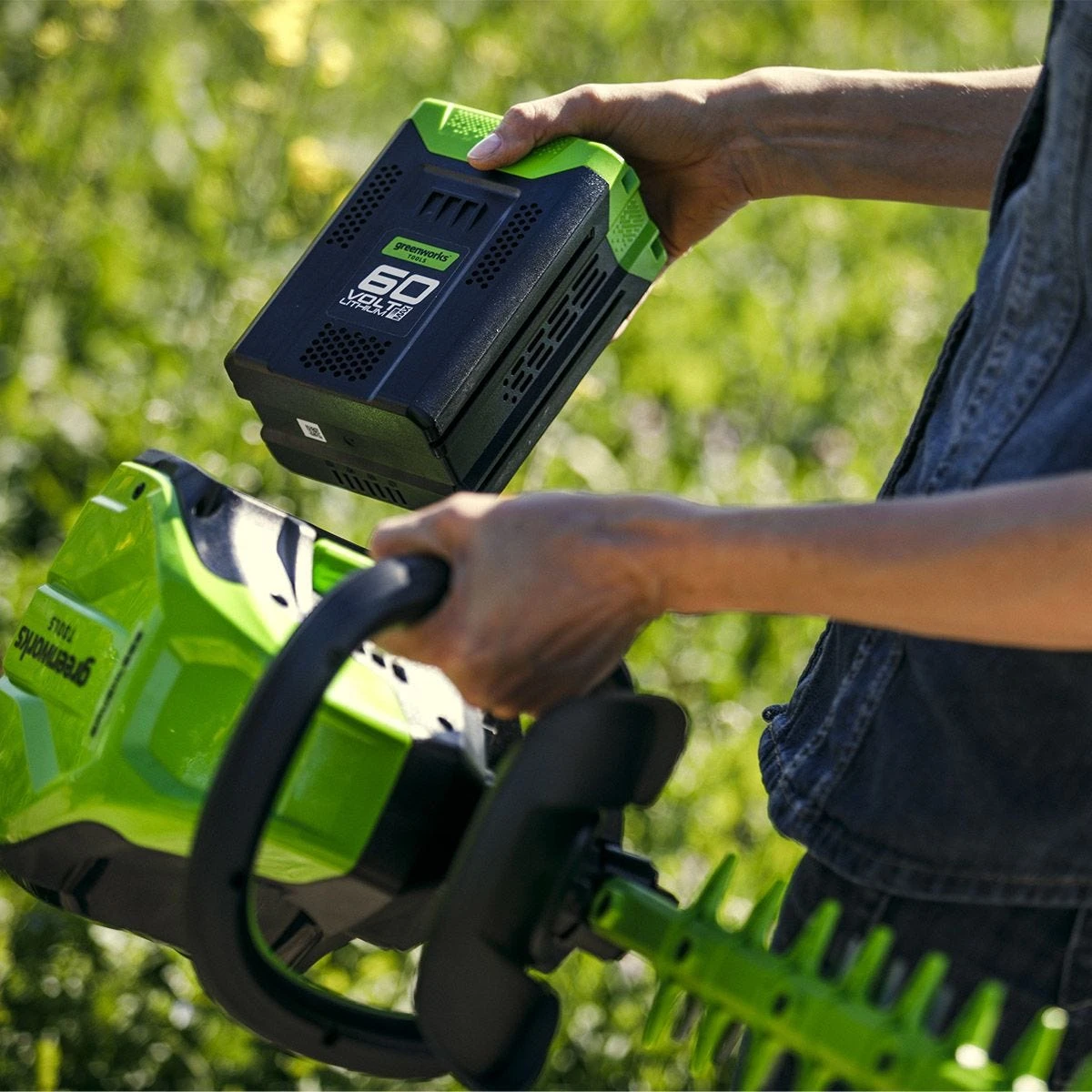 Greenworks 60V DigiPro 54cm Cordless Hedge Trimmer (Tool Only) 6 Greenworks 60V DigiPro 54cm Cordless Hedge Trimmer (Tool Only) - Image 6