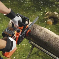 Black & Decker Black And Decker 18v Cordless 25cm Chainsaw -Garden Tools Shop 244879 3