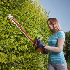 Black & Decker Black And Decker 36V Cordless 55cm Hedge Trimmer -Garden Tools Shop 244881 5