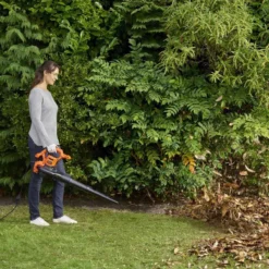 Black & Decker Black And Decker 2600w Corded Blower Vac -Garden Tools Shop 244882 2