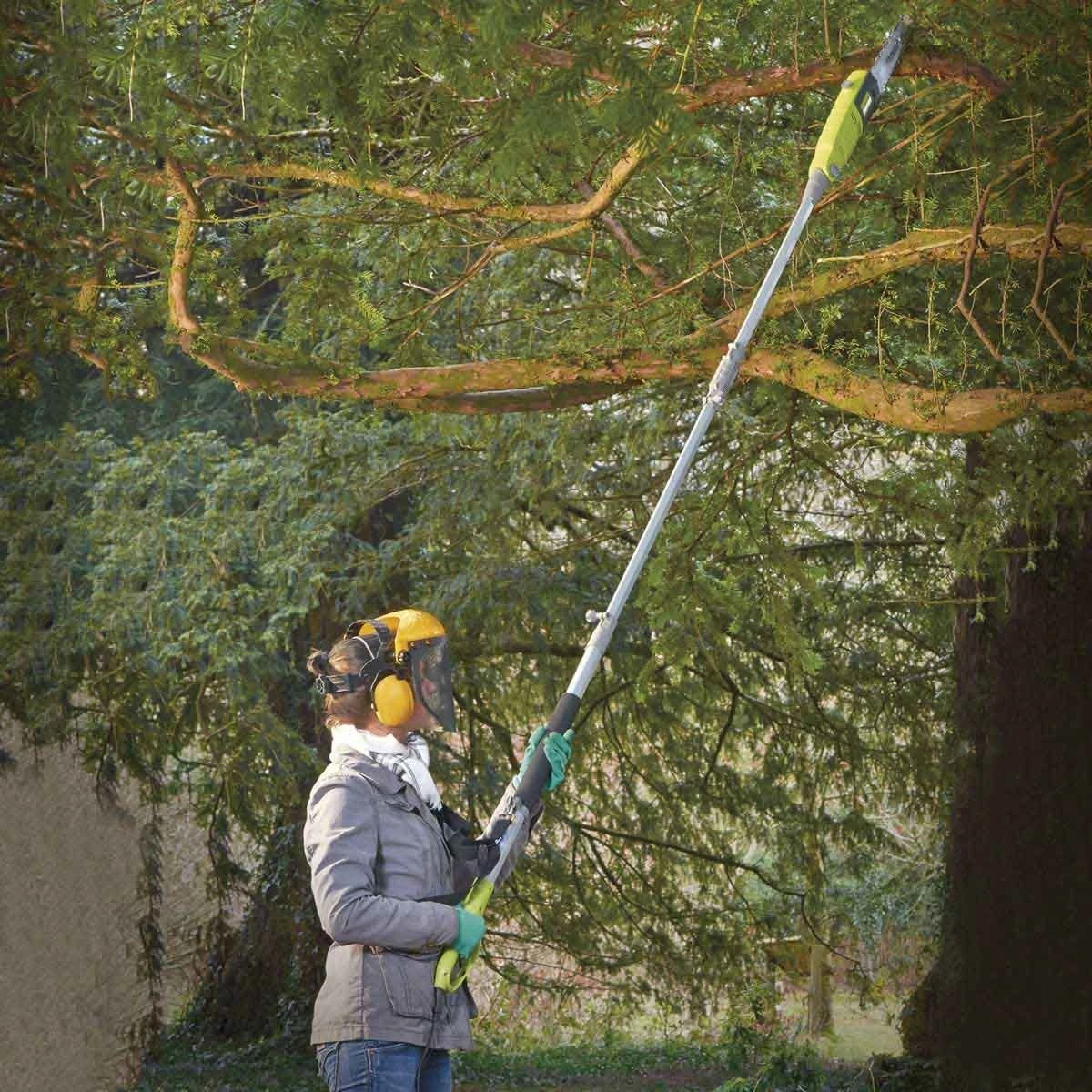 Garden Gear Electric Pole Chainsaw 3 Garden Gear Electric Pole Chainsaw - Image 3