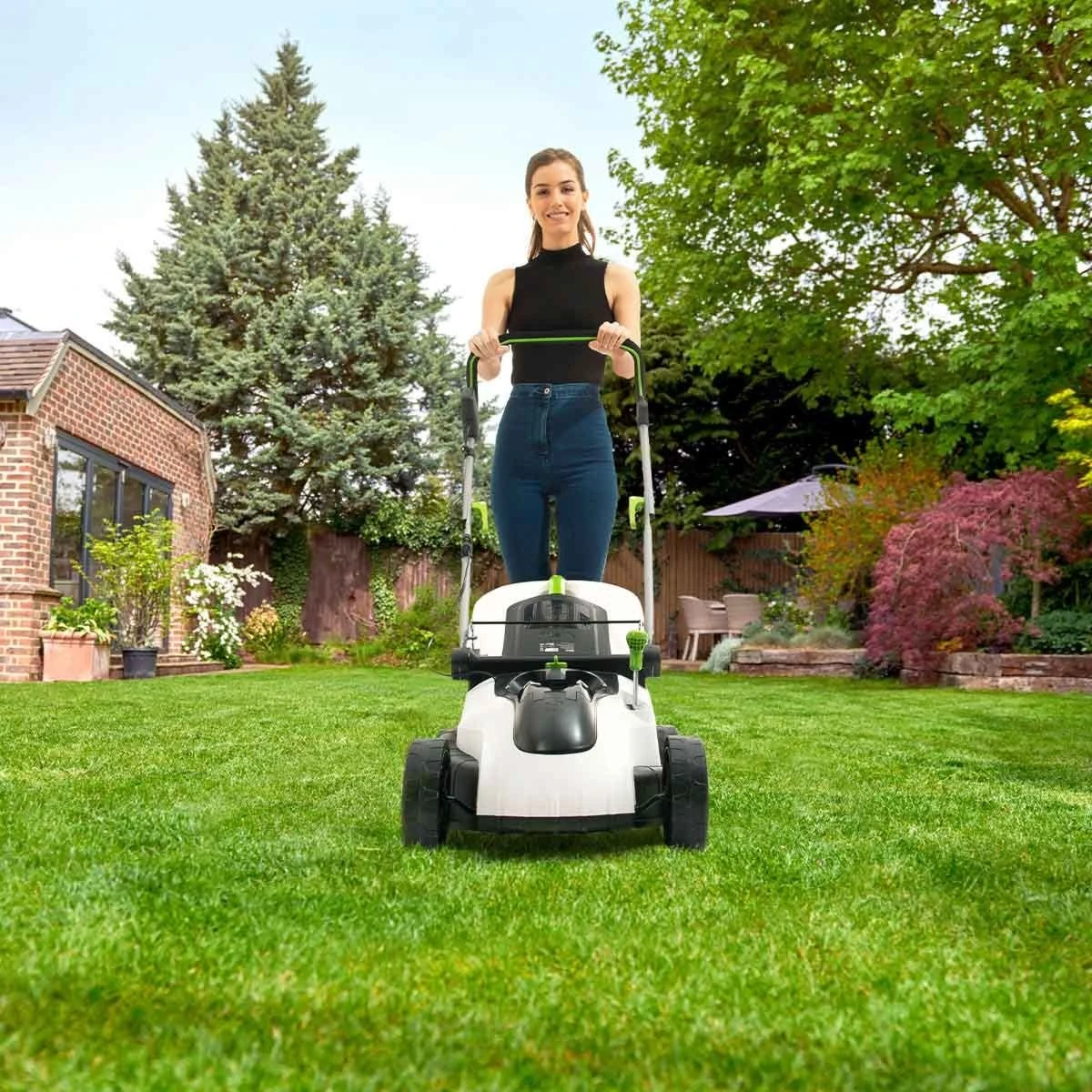 Gtech Cordless CLM50 Lawnmower 4 Gtech Cordless CLM50 Lawnmower - Image 4