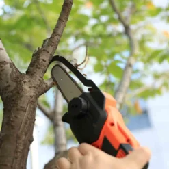 Yard Force 20V Cordless 10Cm Mini Saw W/ Li-ion Battery And Charger - Orange -Garden Tools Shop 300405 3