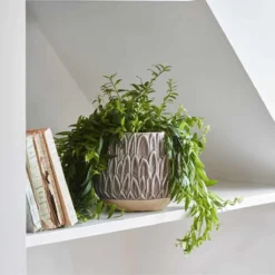 Ivyline Arles Leaf Embossed Mocha Planter - H20Cm D22Cm