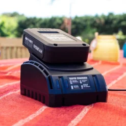 Hyundai 20V Li-ion Cordless Hedge Trimmer - Battery Powered HY2188 25 Hyundai 20V Li-ion Cordless Hedge Trimmer - Battery Powered HY2188 -Garden Tools Shop 351133 4