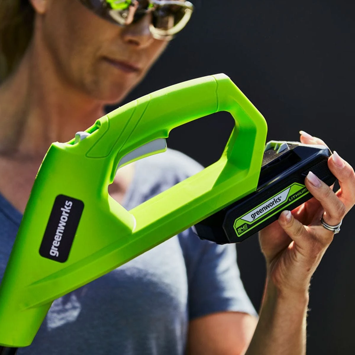 Greenworks 24v 2.0AH Battery & 2A Charger Kit 2 Greenworks 24v 2.0AH Battery & 2A Charger Kit - Image 2