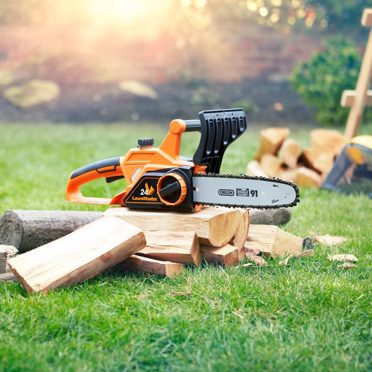 LawnMaster MX 24V 25cm Cordless Chainsaw 2 LawnMaster MX 24V 25cm Cordless Chainsaw - Image 2