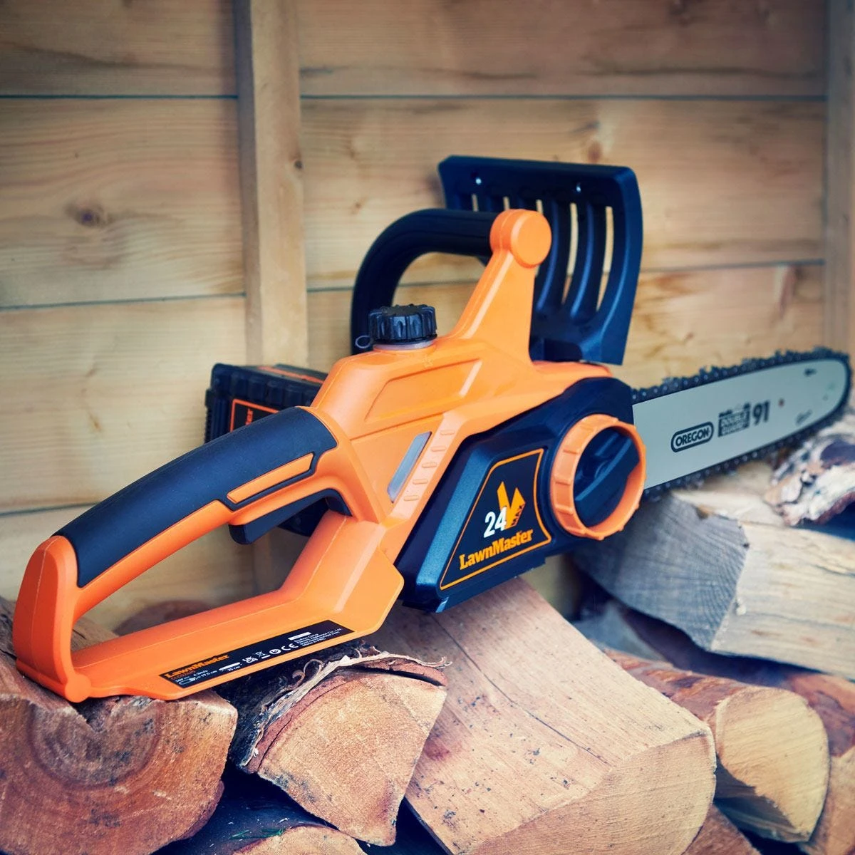 LawnMaster MX 24V 25cm Cordless Chainsaw 4 LawnMaster MX 24V 25cm Cordless Chainsaw - Image 4