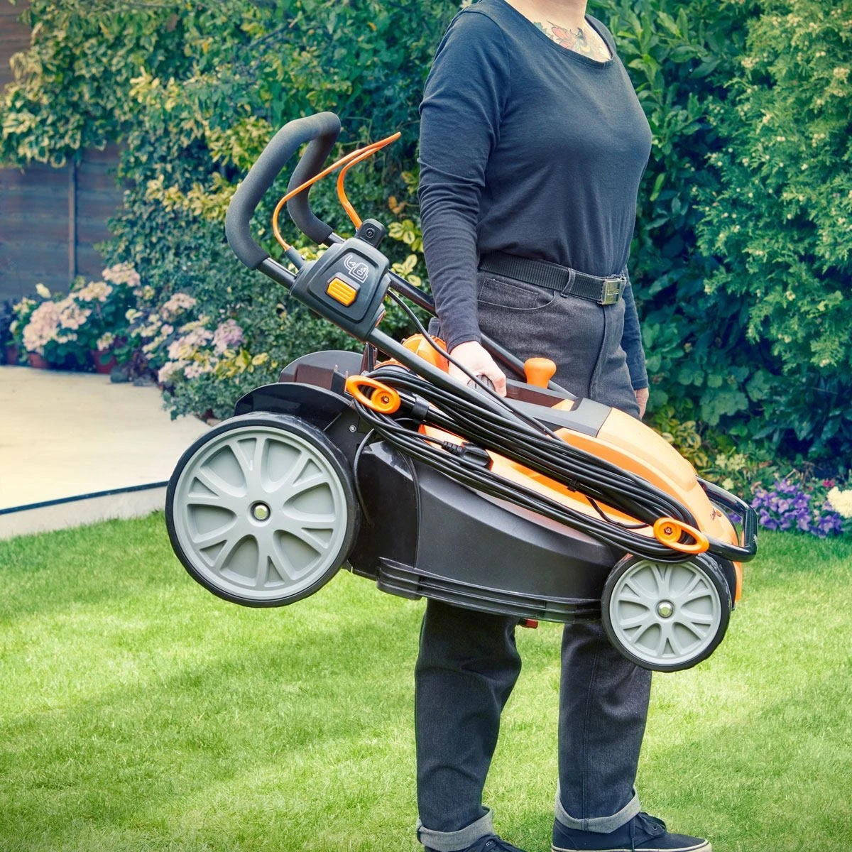 LawnMaster 1800W 40cm Electric Lawnmower And 25cm Grass Trimmer Set 8 LawnMaster 1800W 40cm Electric Lawnmower And 25cm Grass Trimmer Set - Image 8