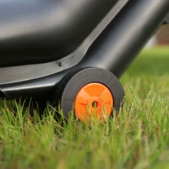 Yard Force 3-in-1 3000W Electric Corded Blower Vac And Mulcher With 35L Collection Bag And 100-300 Km/h Air Speed - EB U30 -Garden Tools Shop 382997 3