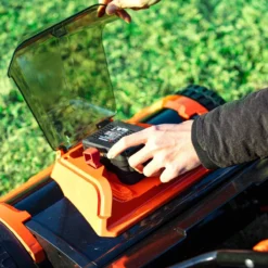 Yard Force 20V 4.0Ah 38cm Cordless Cylinder Lawnmower Lithium-Ion Battery & Charger Included - CR20 Range - LM C38A 5 Yard Force 20V 4.0Ah 38cm Cordless Cylinder Lawnmower Lithium-Ion Battery & Charger Included - CR20 Range - LM C38A -Garden Tools Shop 383003 3