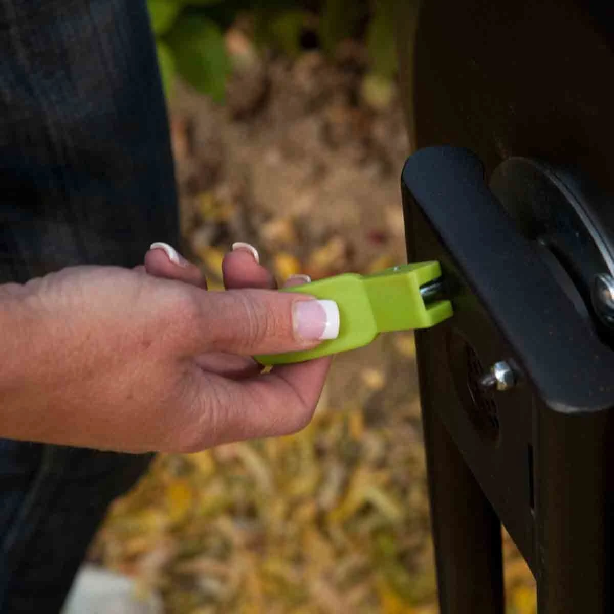 Lifetime Products Lifetime Rotating Composter (189,3 L) 7 Lifetime Products Lifetime Rotating Composter (189,3 L) - Image 7