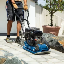 Scheppach HP1300S 6.5 HP Petrol Plate Compactor -Garden Tools Shop hp1300s scheppach diy anwendung pflaster2 na print 1